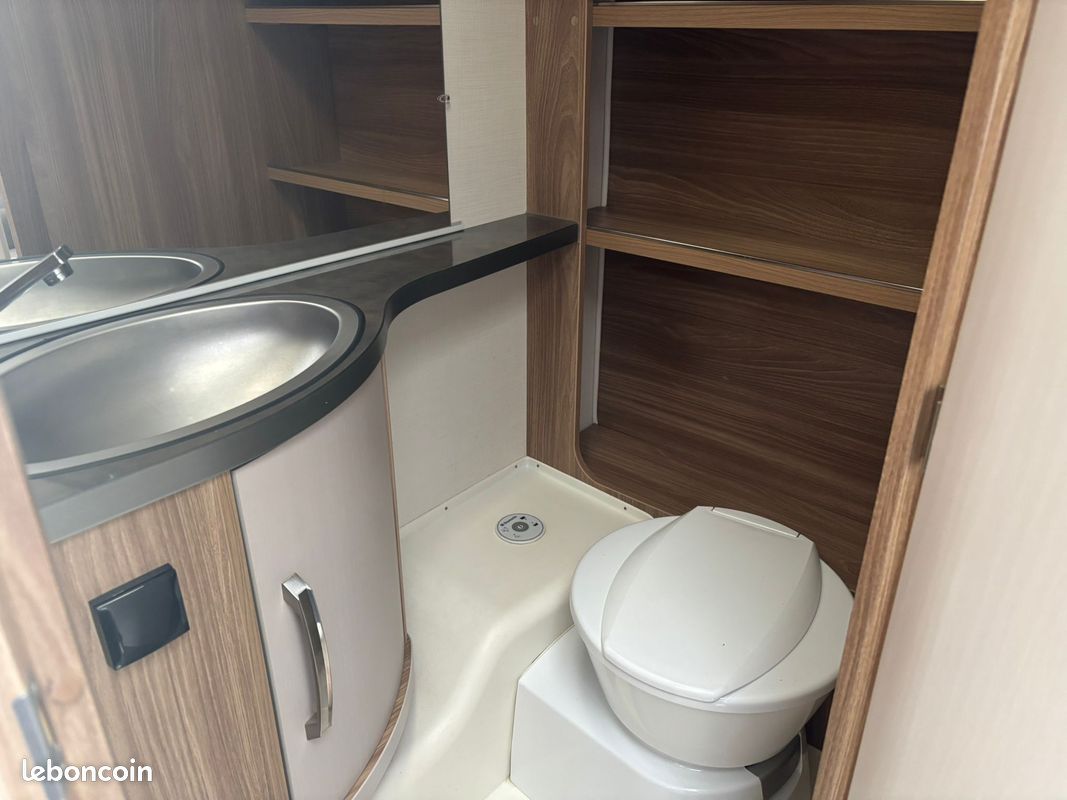 Caravane burstner 395 ts store banne deplace caravane grand frigo annee 2017 – Image 6