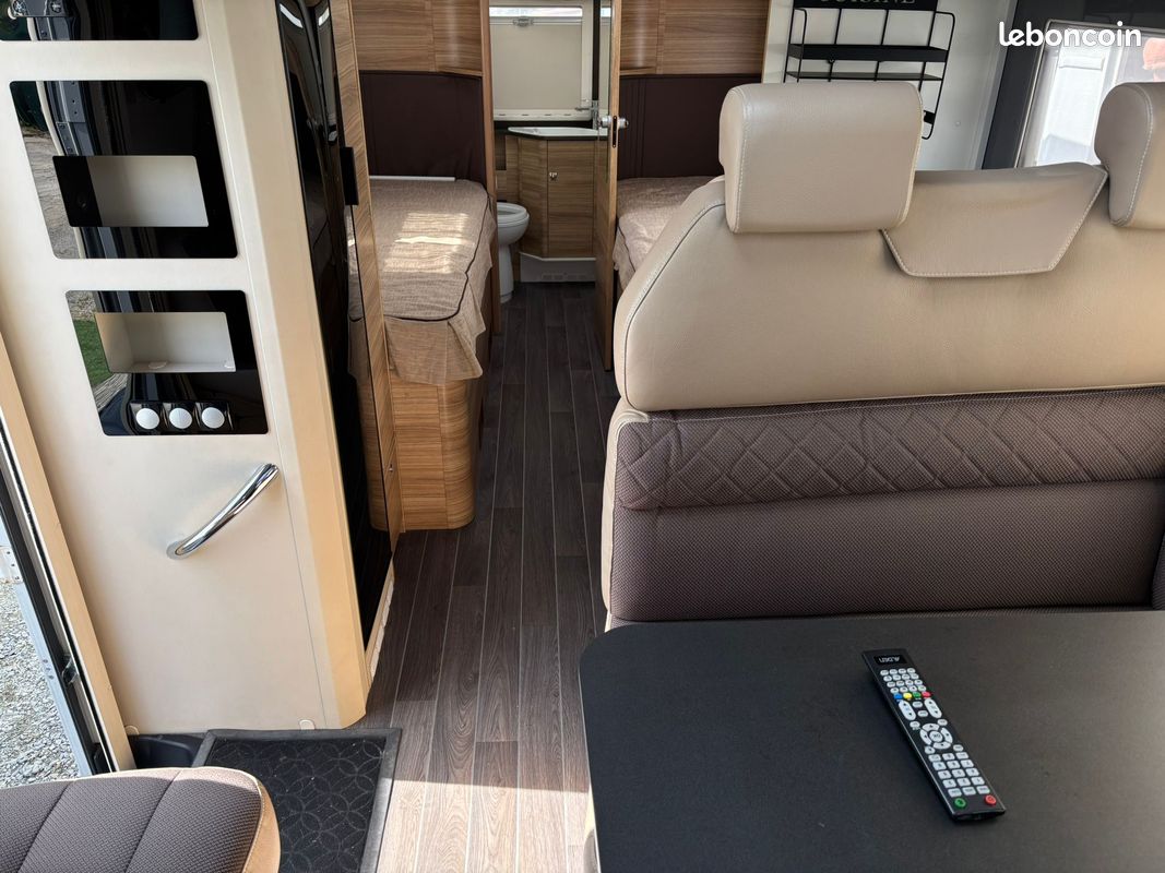 Camping car profile adria coral supreme 670 slt - annee 2019 - 25000 km lits jumeaux - sans ad blue – Image 6