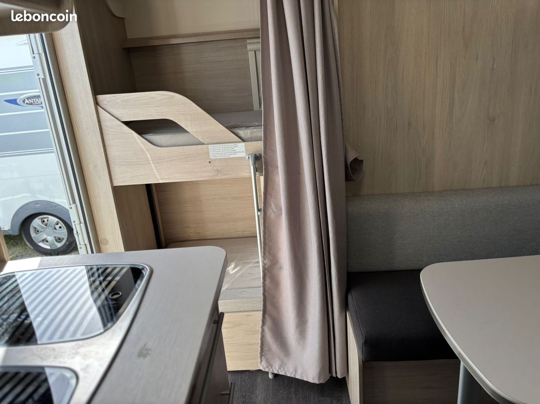 Caravane caravelair alba 426 annee 2019 - lits superposes - auvent - porte-velos - frigo tiroir compression 150 l – Image 3