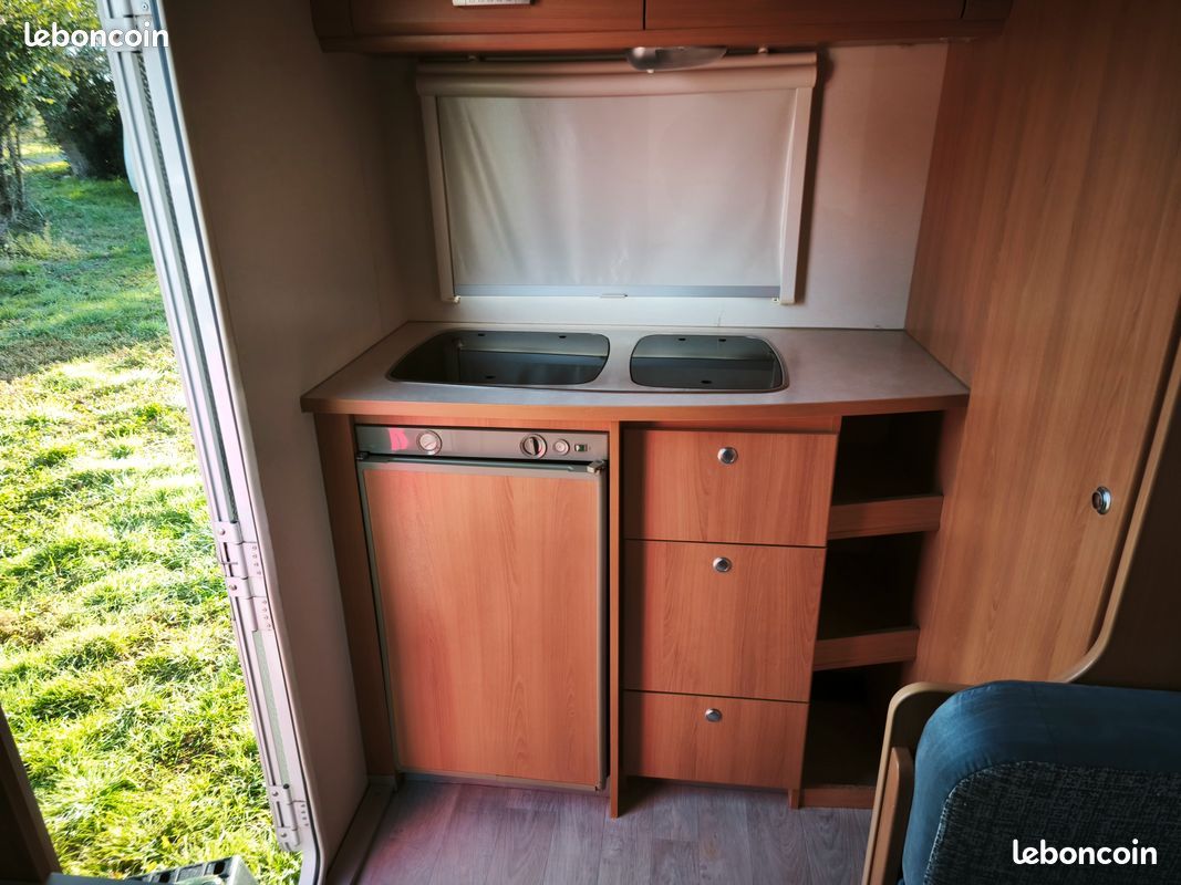 Caravane caravelair antares luxe 400 - deplace caravane - store manuel - annee 2013 – Image 4