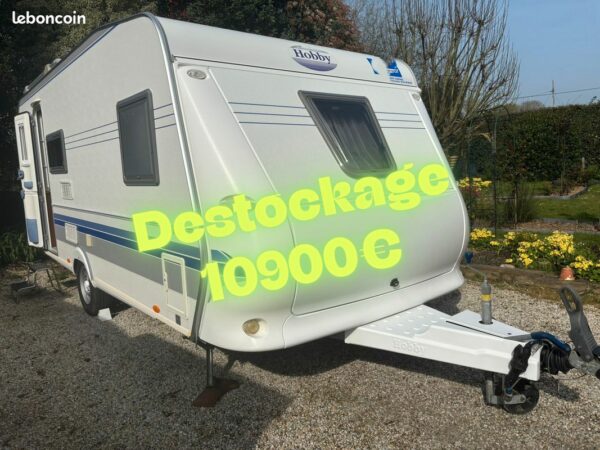 Caravane hobby luxe kmfe 500 - lits superposes - auvent - coin toilettes avec douche - annee 2008