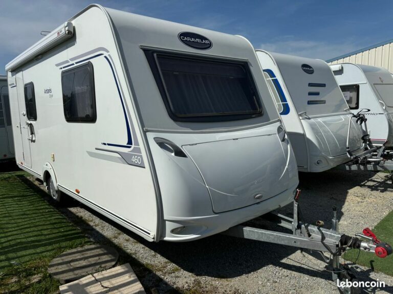 Caravane caravelair antares style 460 - année 2015 - lit central - deplace caravane - auvent - porte-vélos