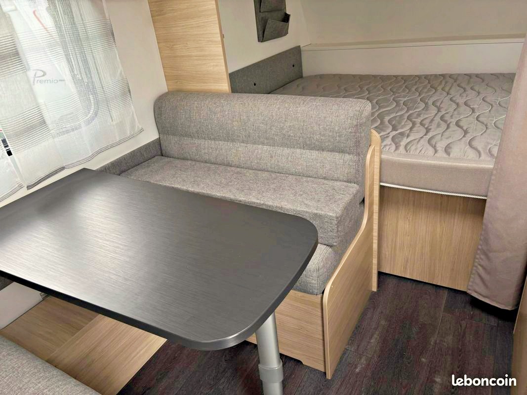 Caravane sterckeman 420 cp comfort - lit dinette - auvent gonflable - deplace caravane - porte velos - 2022 – Image 5