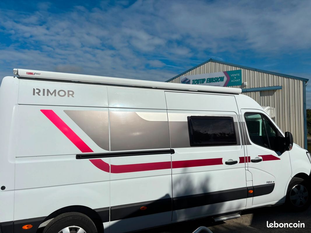 Fourgon amenage rimor hera 95 annee 2022 - lits jumeaux - store banne -28337 km – Image 3