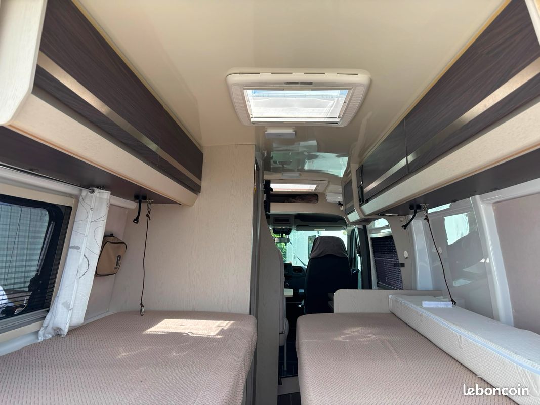 Fourgon amenage rimor hera 95 annee 2022 - lits jumeaux - store banne -28337 km – Image 7