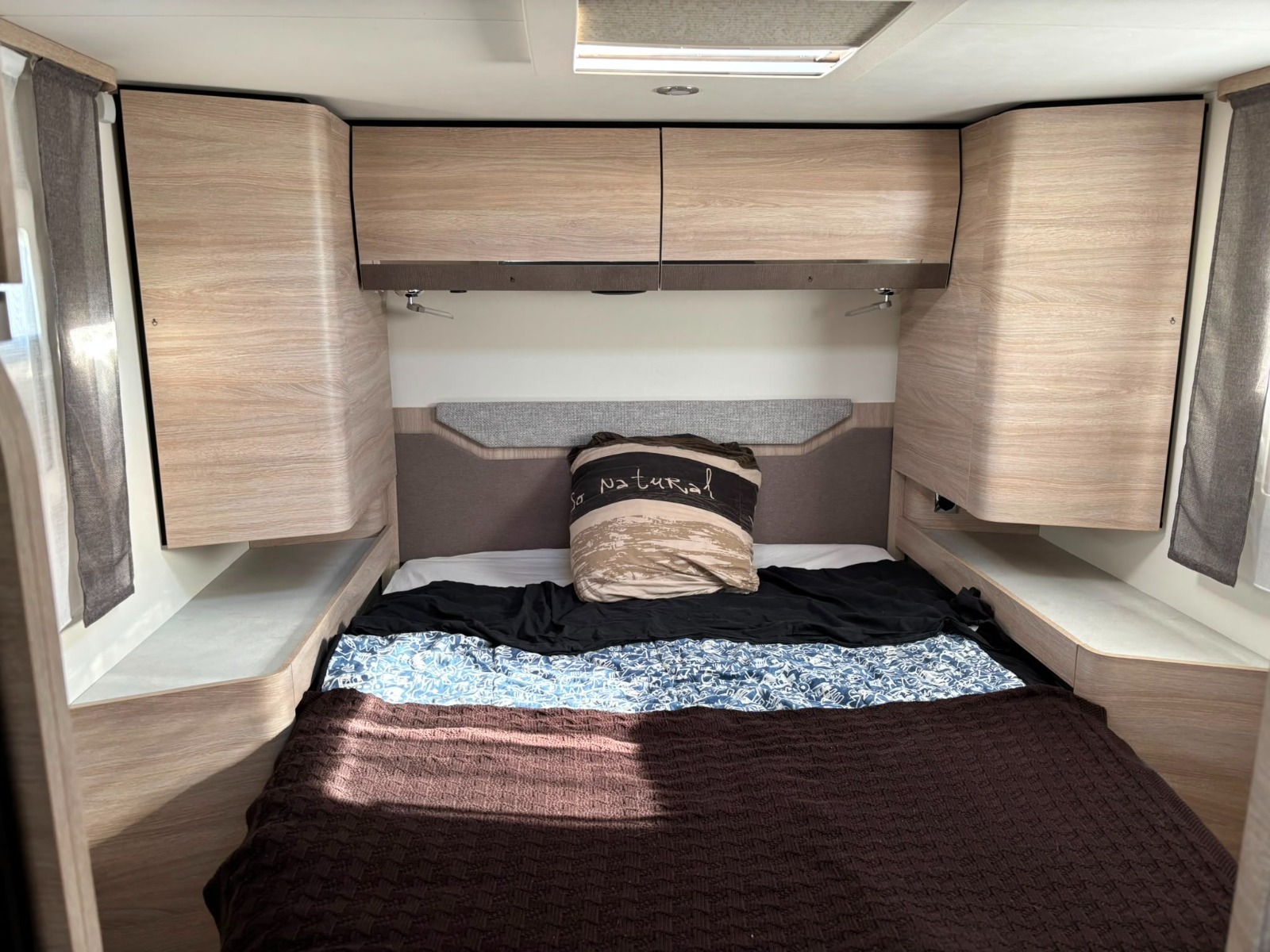 PILOTE C50 - 2022 - Lit central électrique - Fiat Ducato 140 ch - 33 000 km - STORE BANNE - PORTE-VELOS – Image 8