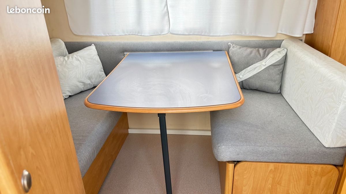 Caravane caravelair antares luxe 390 de 2004 - 3-4 couchages - faible PATC 830 kg – Image 4
